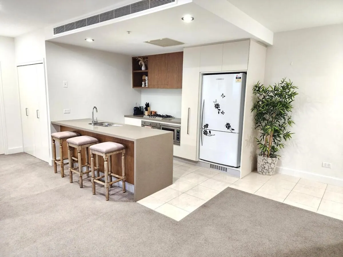 Spacious River View Escape With Free Secure Park - 2Br, 2Ba And Sofa Bed Brisbane Apartment